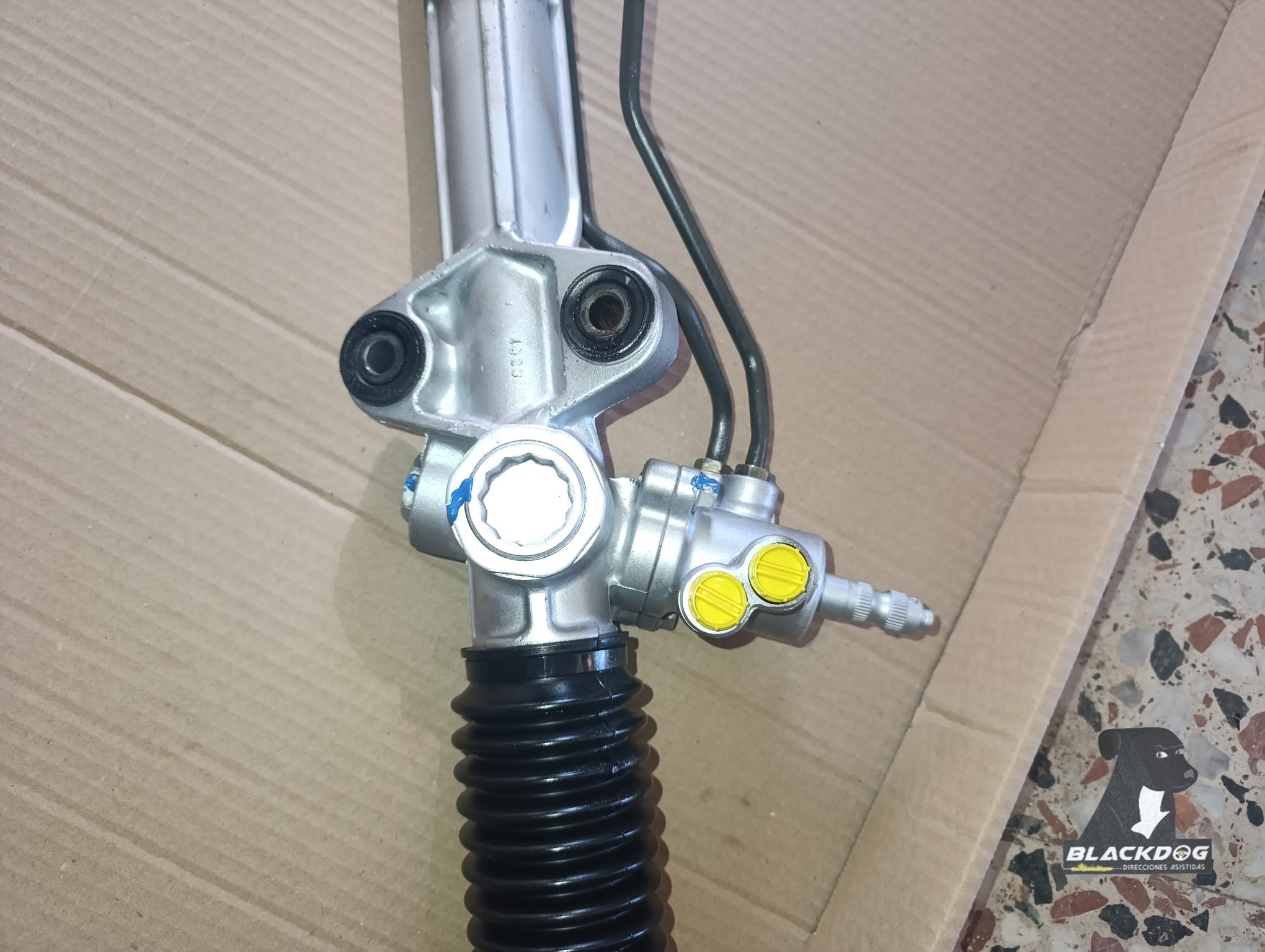 Distribuidor Mitsubishi Montero V60 terminado, detalle